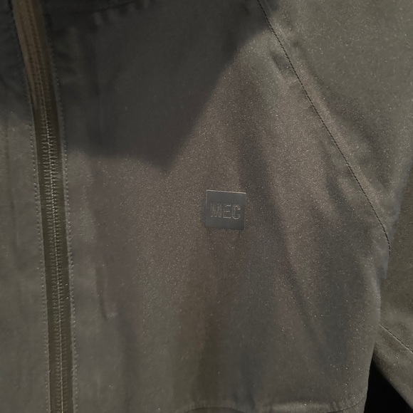 MEC Women’s Rain Jacket - Picture 4 of 5